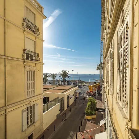 Duplex 2 Bedrooms Ideally Located *