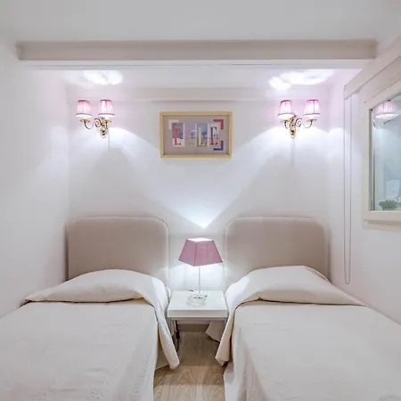 Appartement Duplex 2 Bedrooms Ideally Located Cannes