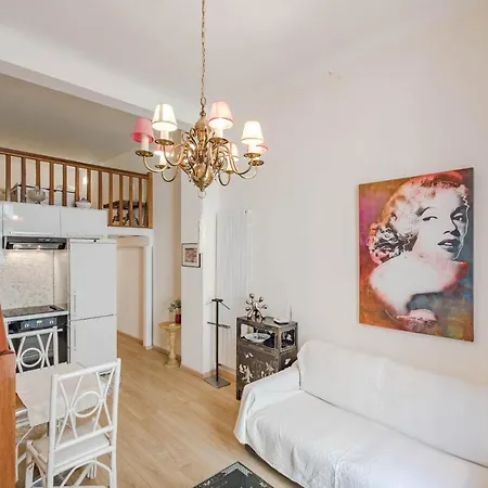 Duplex 2 Bedrooms Ideally Located *